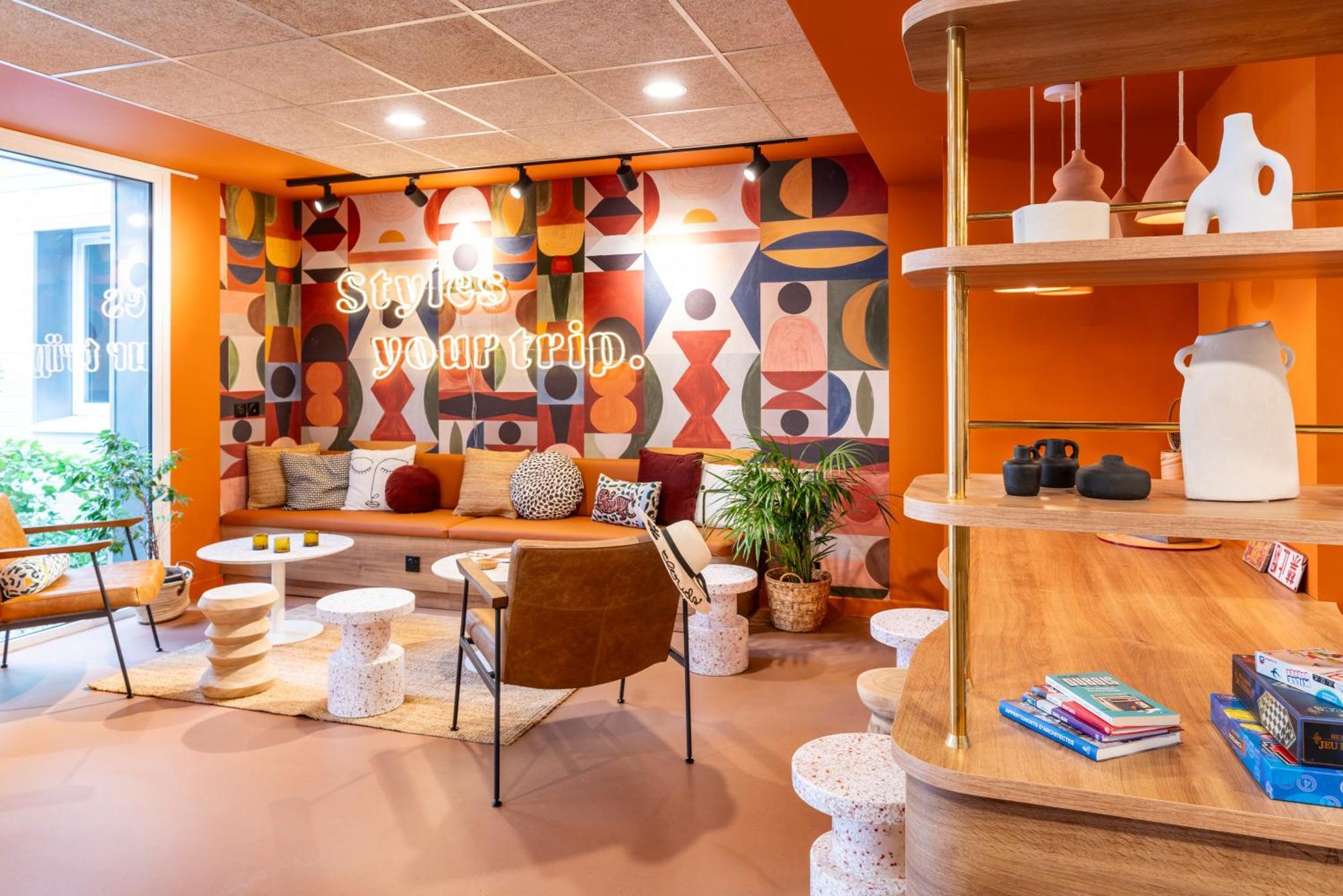 Отель Ibis Styles Prevessin Geneve Aeroport Экстерьер фото