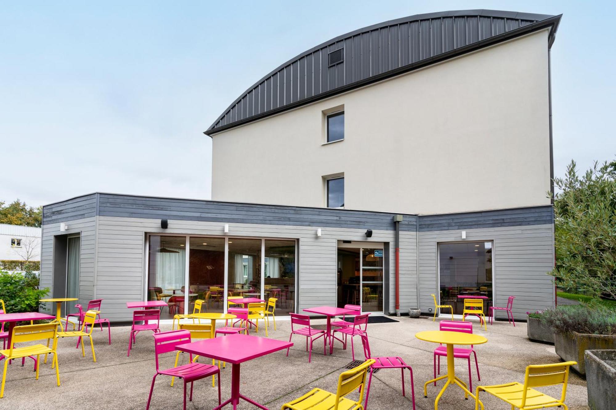 Отель Ibis Styles Prevessin Geneve Aeroport Экстерьер фото