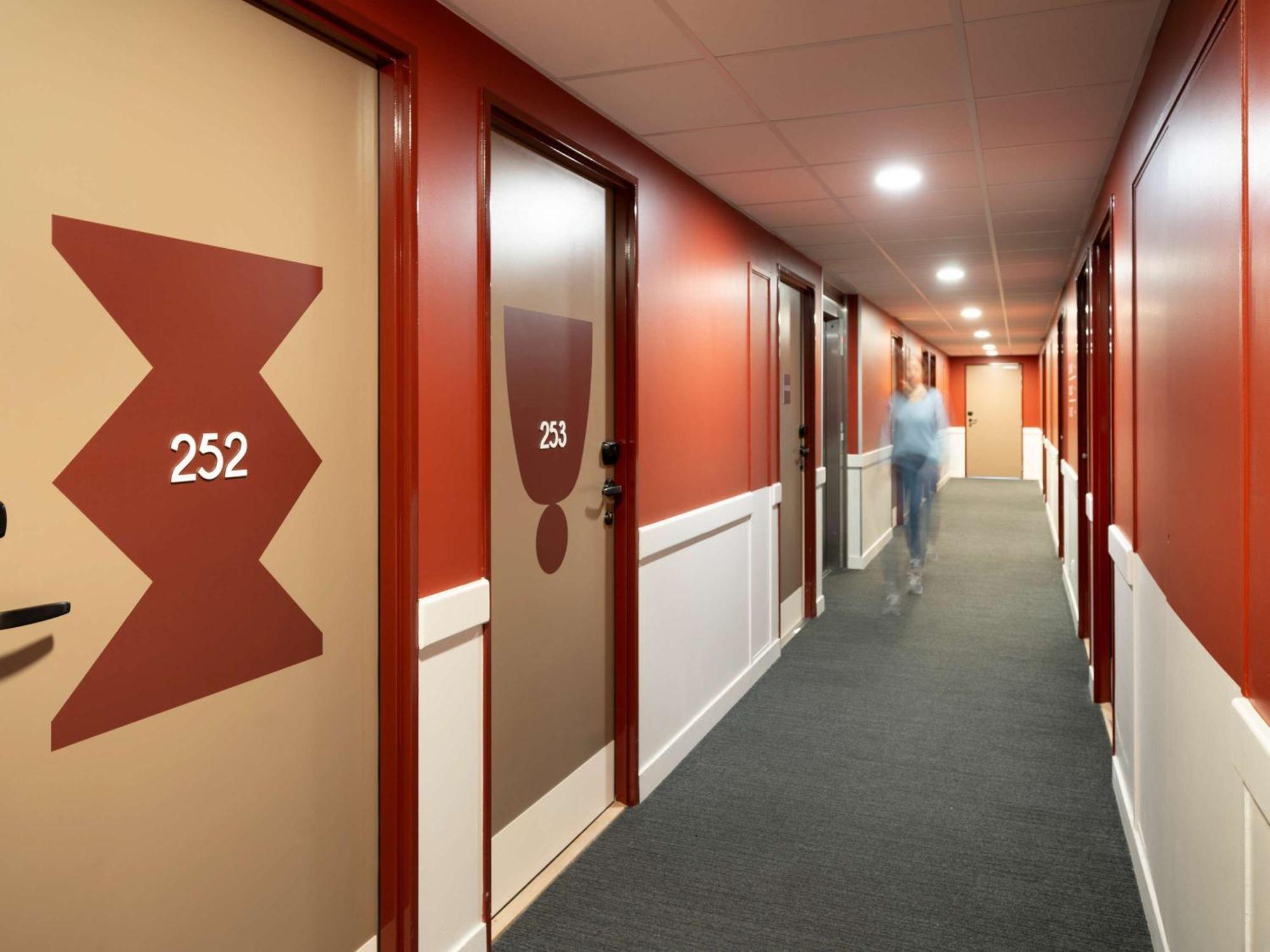 Отель Ibis Styles Prevessin Geneve Aeroport Экстерьер фото